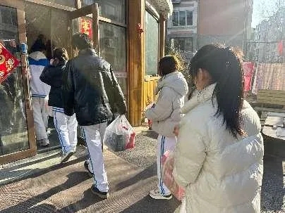传承雷锋温度，聆听岁月故事——敬老院志愿活动纪实
